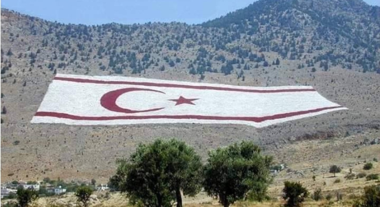 KKTC bayrağı meclis tarafından onaylandı