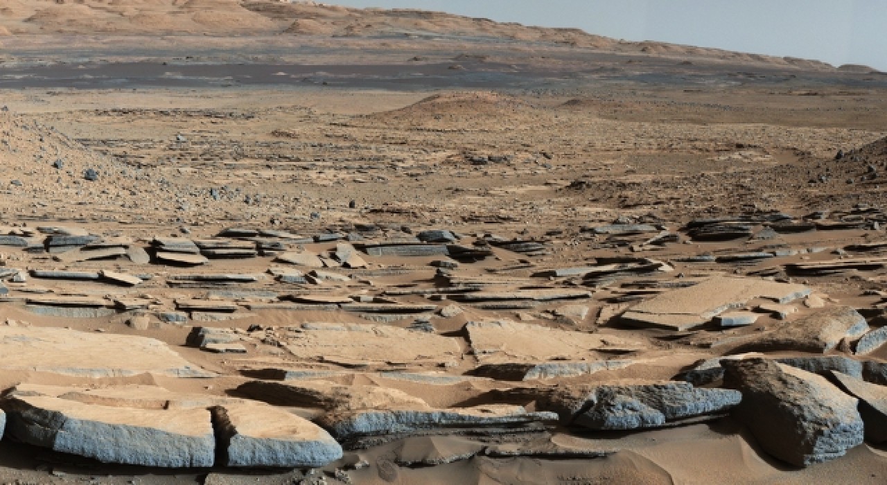 Mars'ın yüzeyinden kaybolan suyun kabuğunda sıkıştığı düşünülüyor