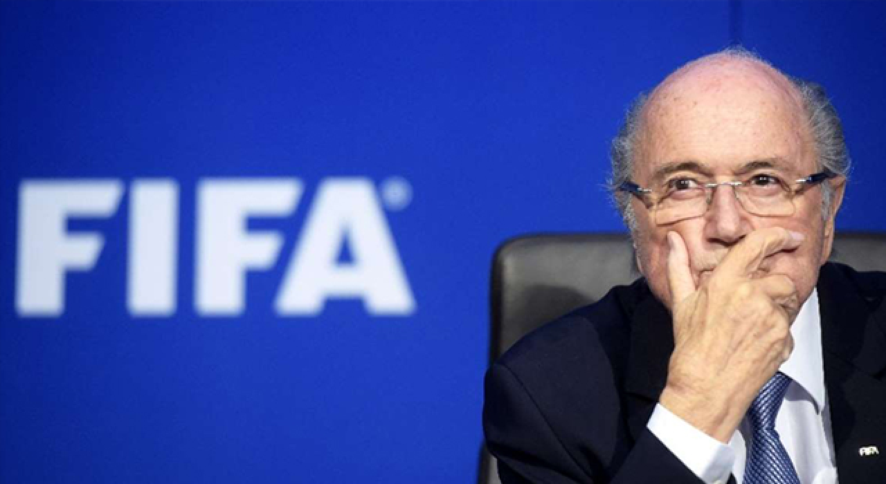 Sepp Blatter, futboldan 6 yıl 8 ay men edildi