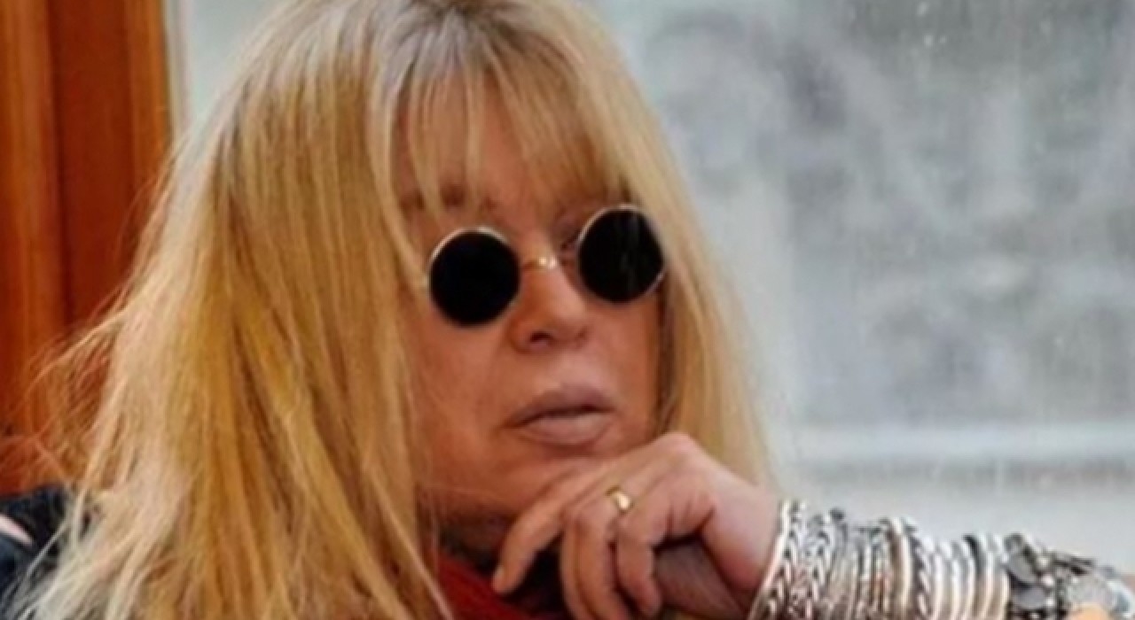 Tecavüz itirafıyla gündeme oturan Zerrin Özer'den yeni açıklama