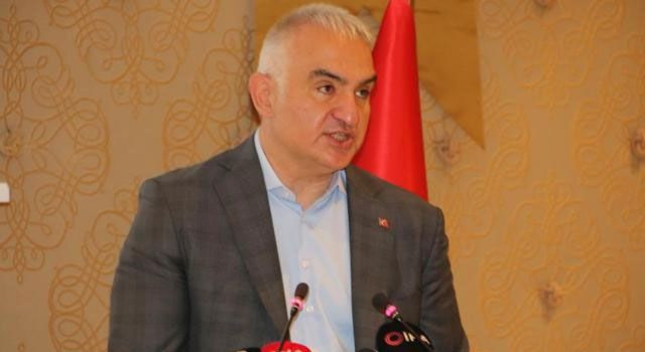 Bakan Ersoy: Tüm turizm çalışanları Mayıs sonuna kadar aşılanacak
