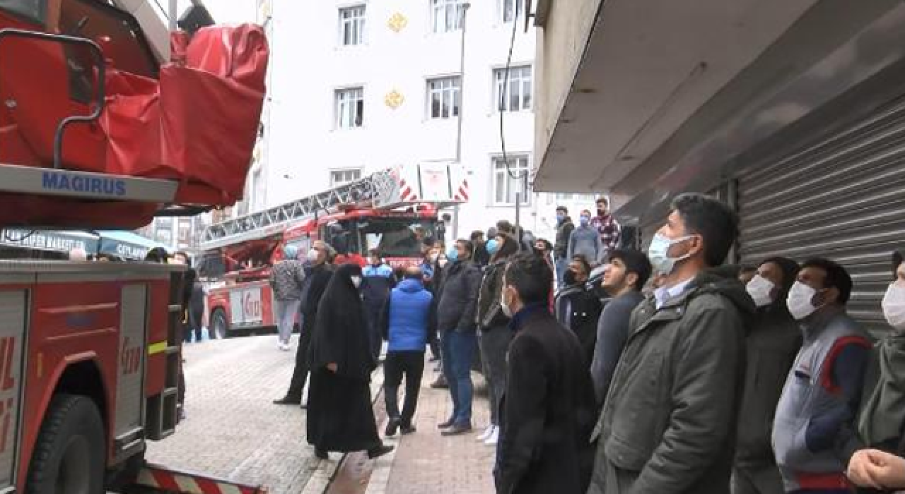 Esenyurt'ta yangın: 7 kişi kurtarıldı