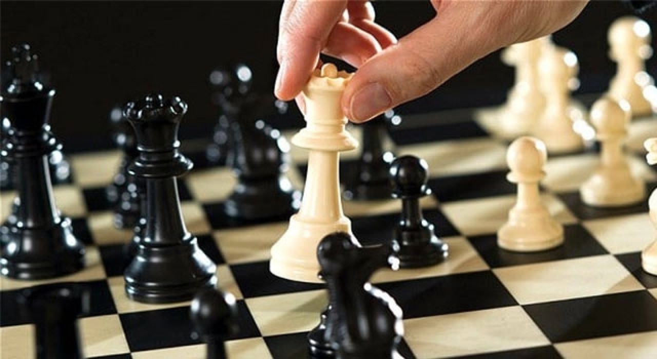 İş hayatı satranç tahtasına döndü! Masada iki seçenek var