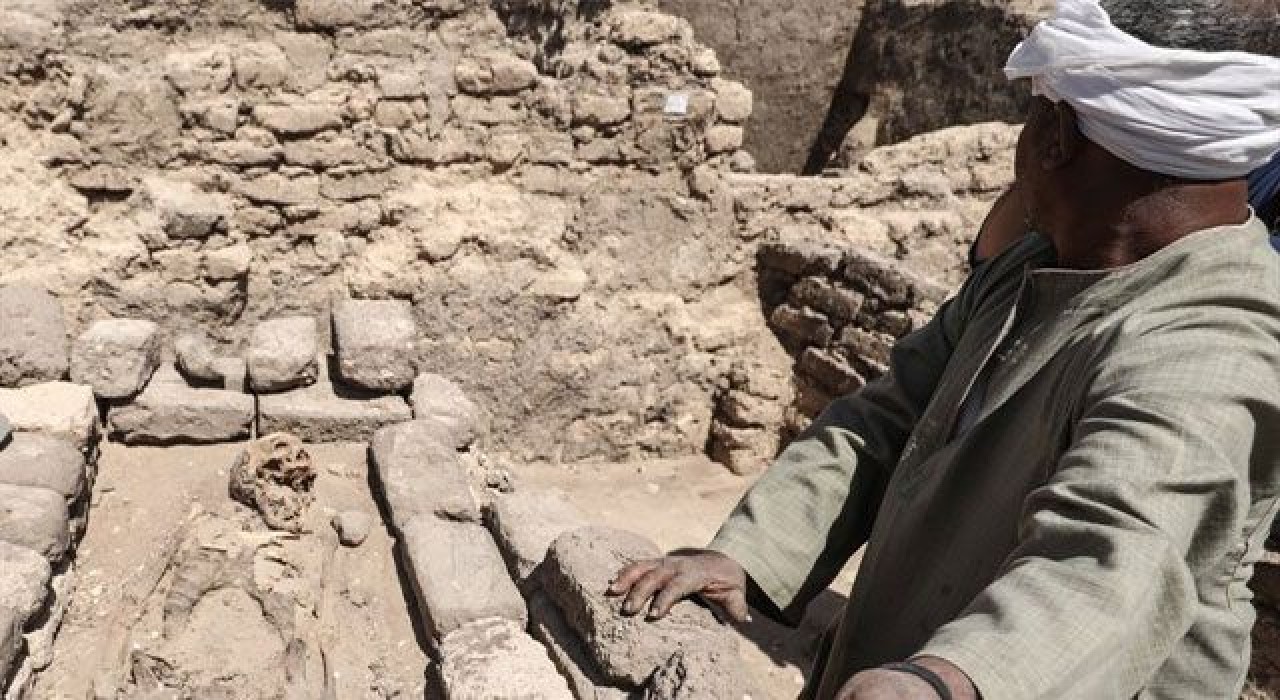 Mısır'da 3 bin yıllık antik kent bulundu