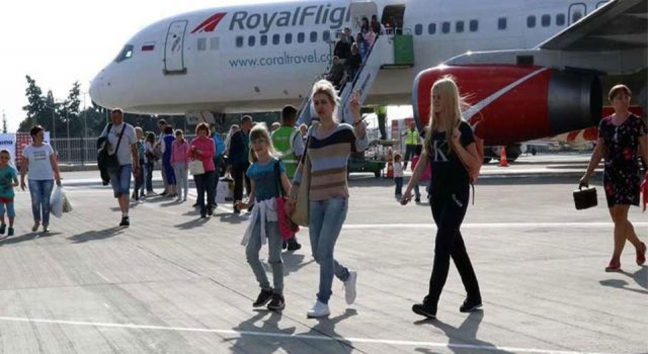 Rusların Türkiye'ye uçus yasağının nedeni "Kırım" çıktı: Türkleri beslemeyin, paramızla dron üretiyorlar