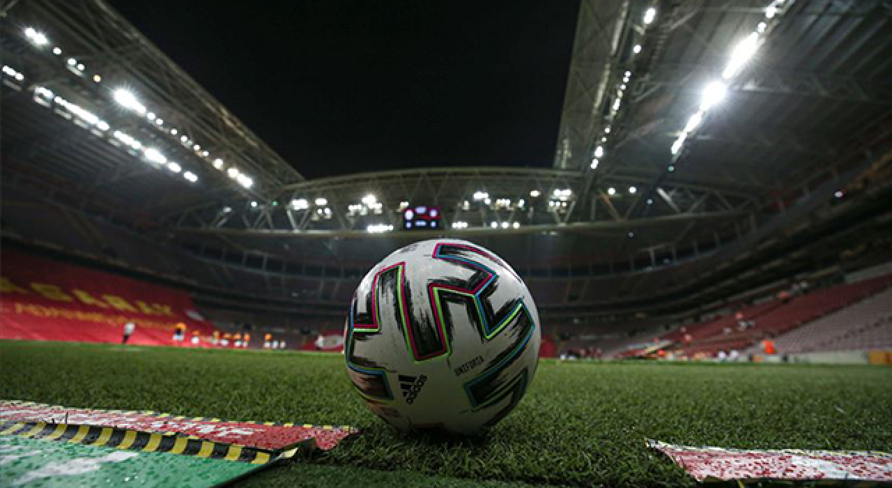 UEFA: Avrupa Süper Ligi'ne katılan takımlar turnuvalardan atılacak