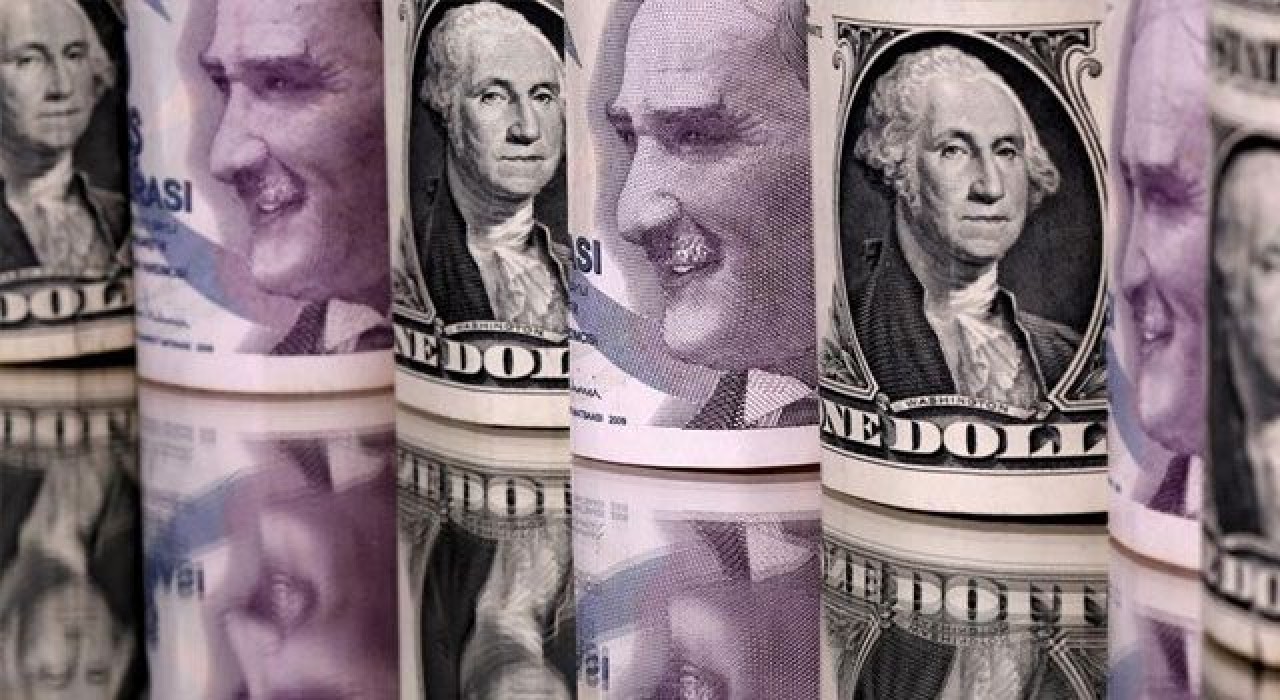 Vatandaş dolar satmayı sürdürdü, döviz hesapları 2.5 milyar dolar daha eridi