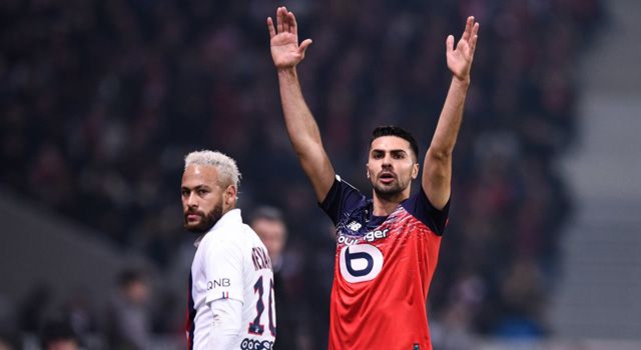 Zeki Çelik, Fransa'da haftanın 11'ine seçildi