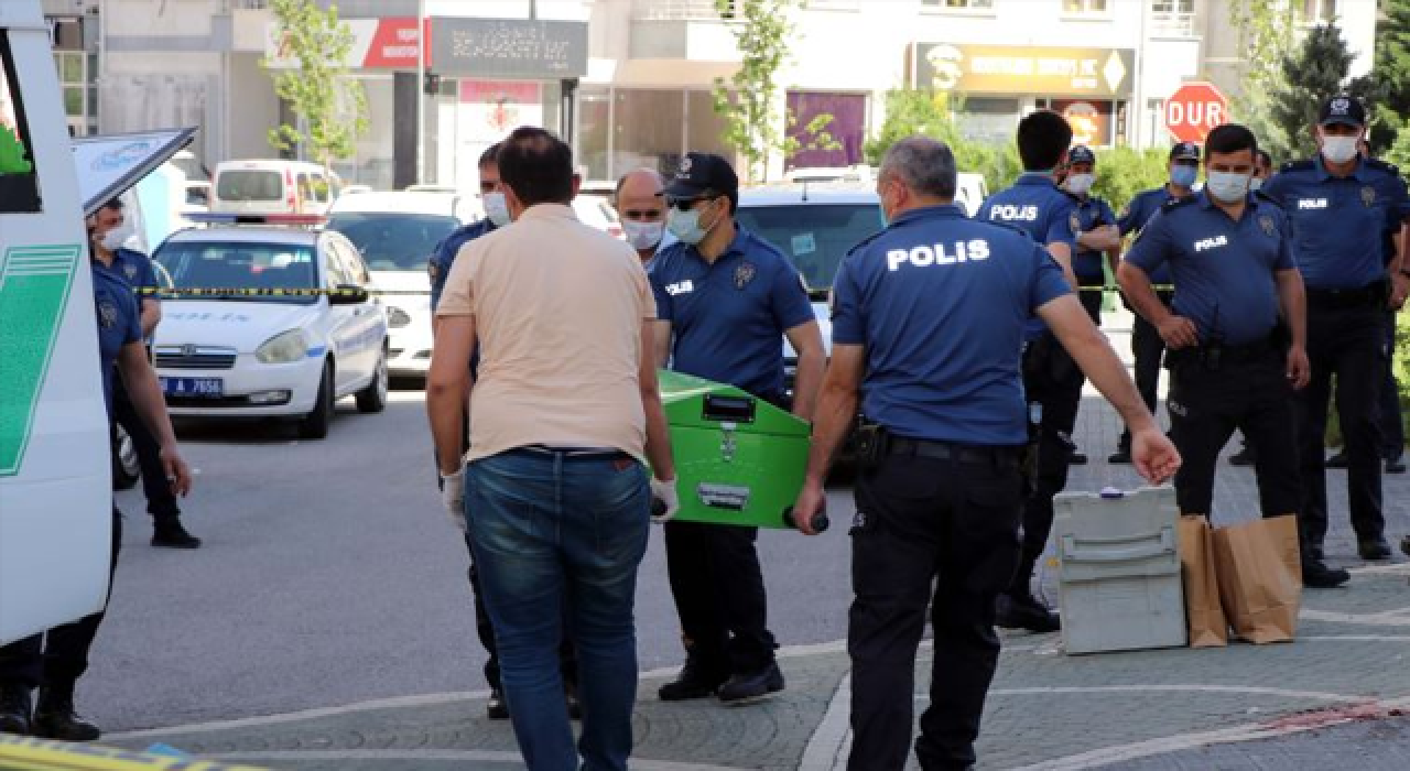 Arkadaşlık teklifini kabul etmeyen kadını öldürdü