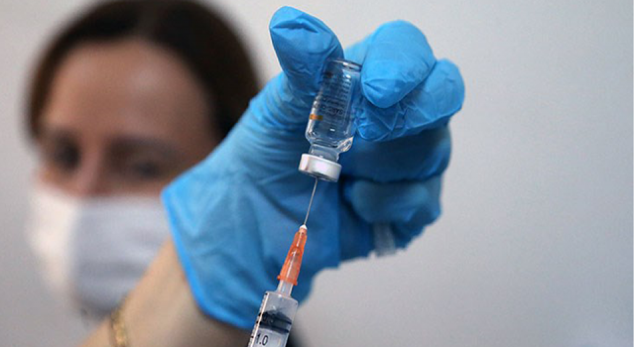 Aşı programında yeni kademe: Sırada sağlık çalışanlarının eşleri var