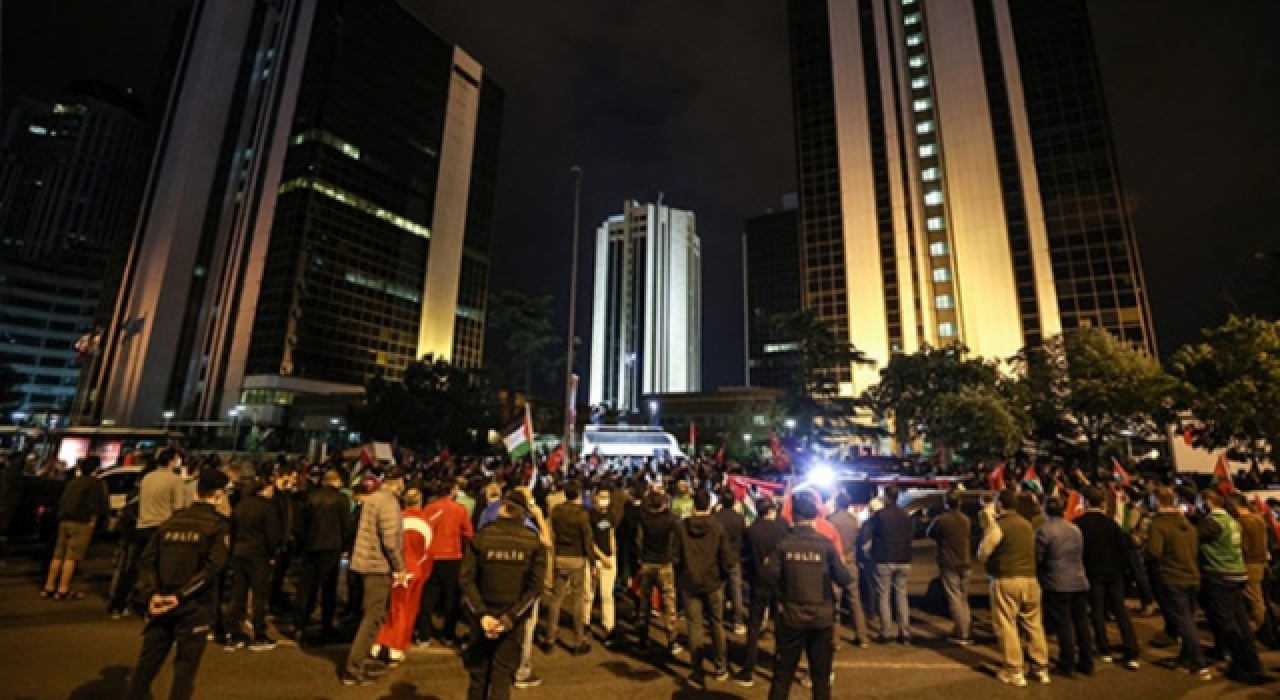 Başkonsolosluk önünde Mescid-i Aksa saldırısı protesto edildi