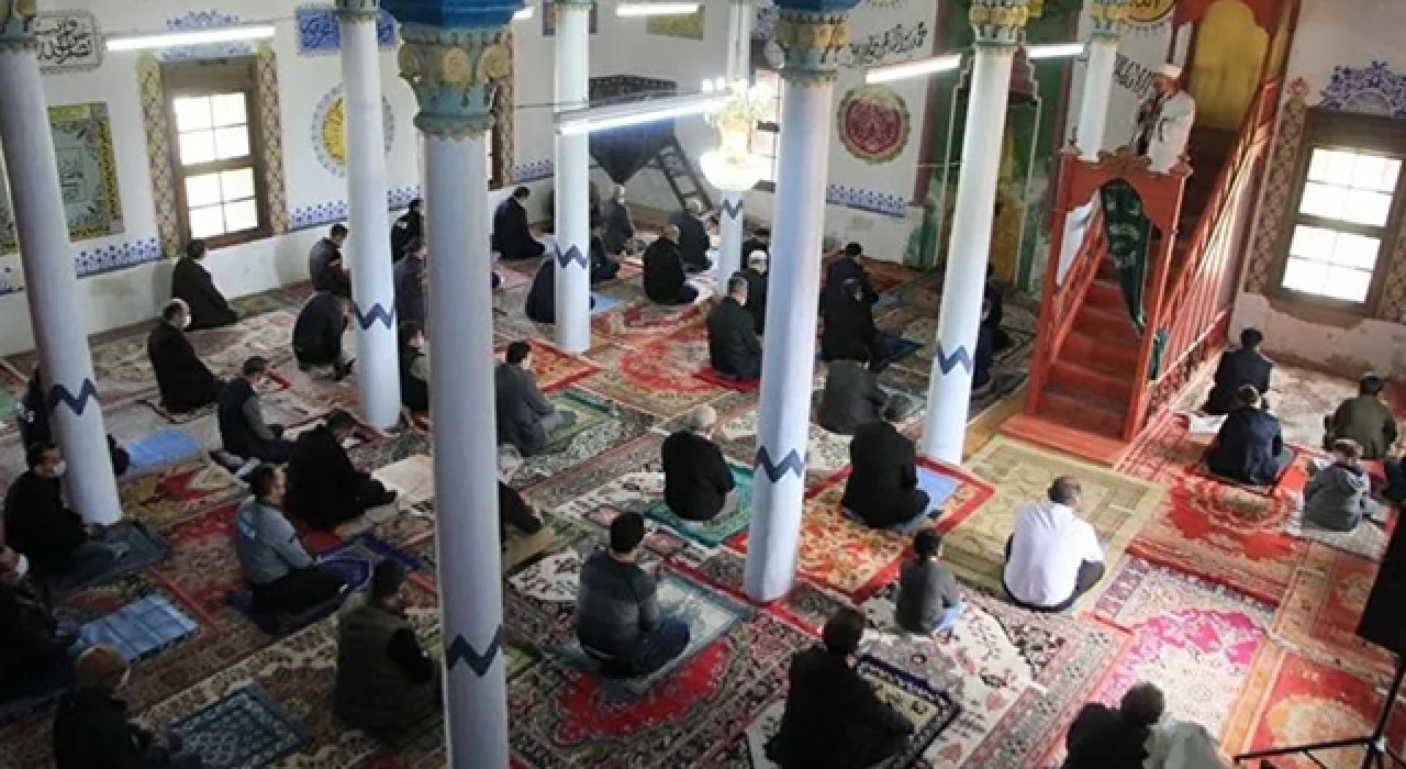 Bayram namazı saatleri belli oldu