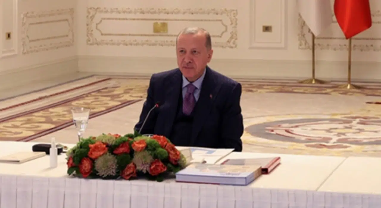 Cumhurbaşkanı Erdoğan: Salgını tedbirlerle yeneceğiz