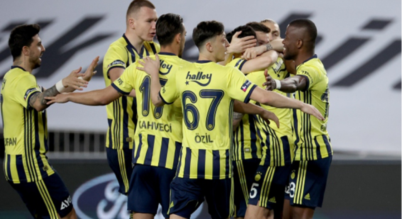 Fenerbahçe yarışı bırakmadı