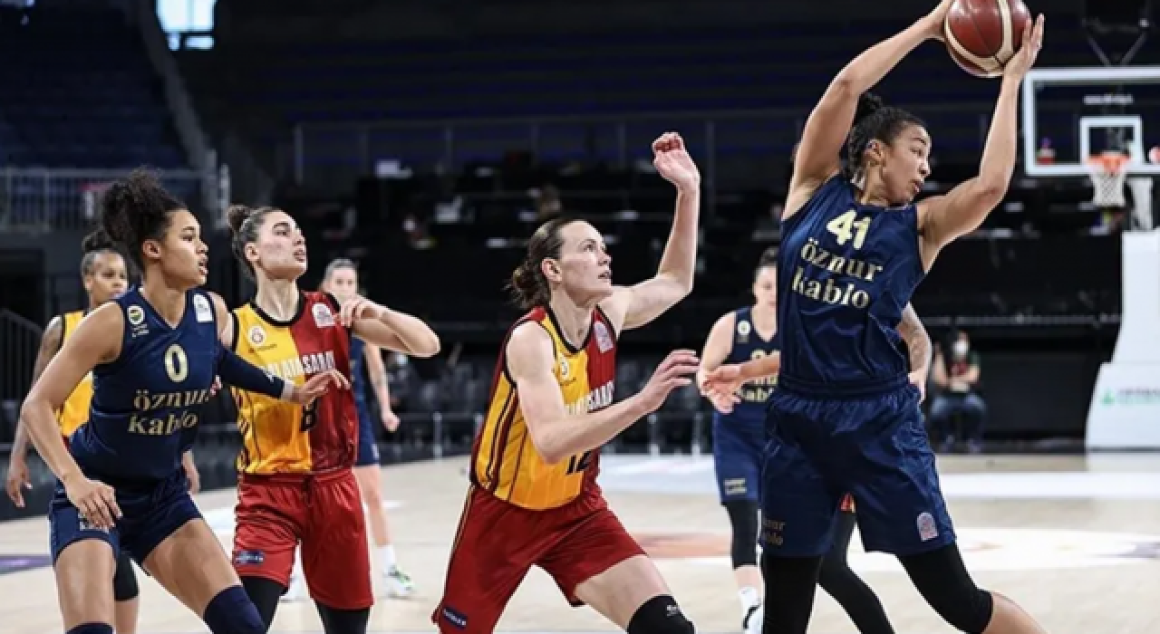 Galatasaray'ı yenen Fenerbahçe şampiyon oldu