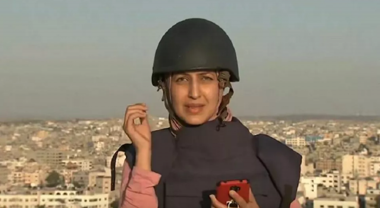 Gazze'de füzeler canlı yayındaki gazetecileri teğet geçti