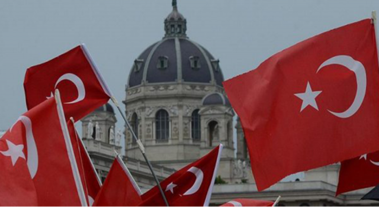 Irkçı Avusturya yönetiminden Türkiye adımı: Büyükelçimizi çağırdılar