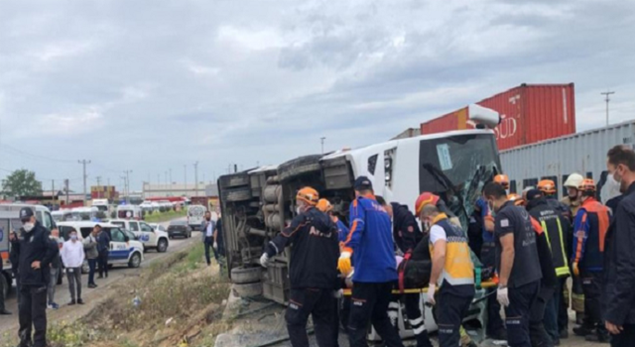 İşçi midibüsü takla attı: 20 işçi yaralandı