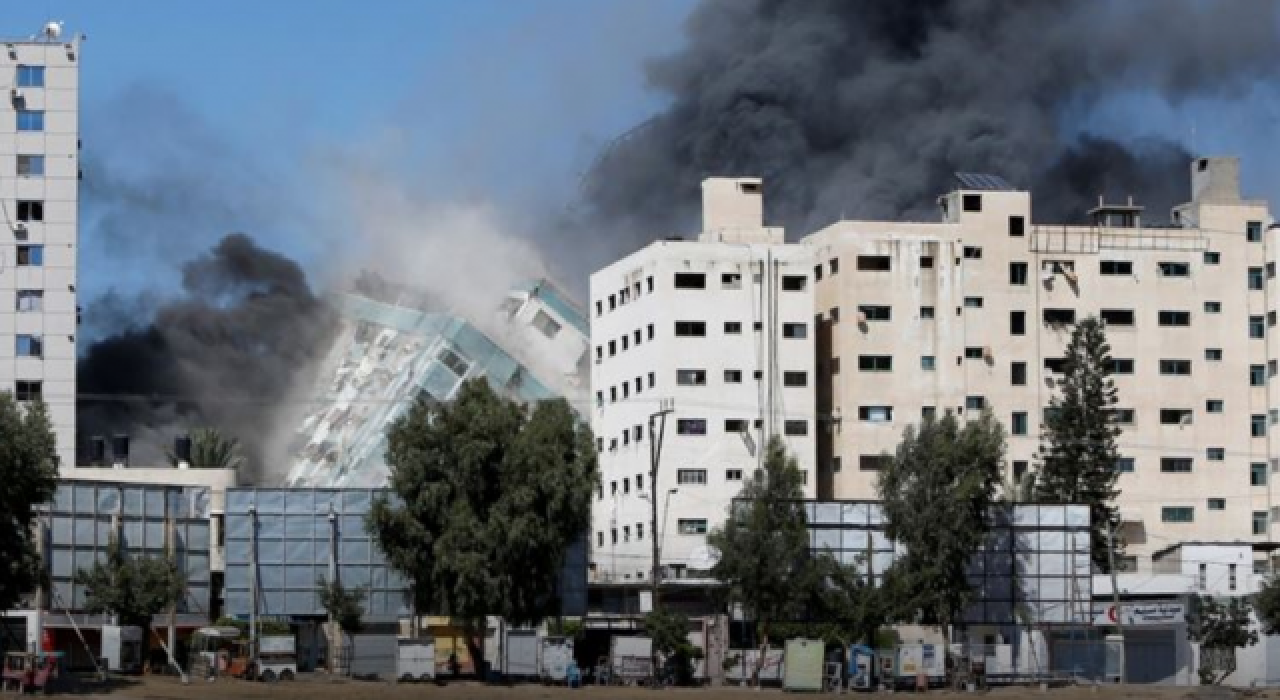 İsrail uçakları Al Jazerra ve AP'nin ofislerini bombaladı