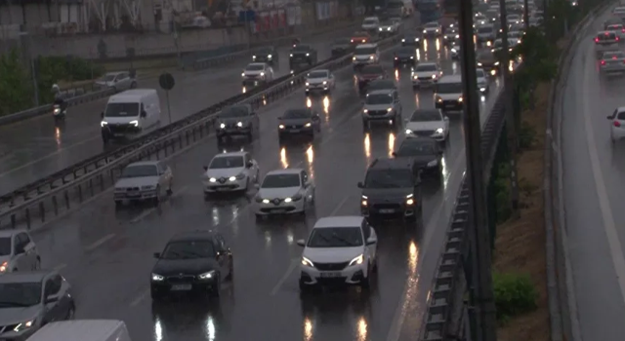 İstanbul'da yağmur trafiği
