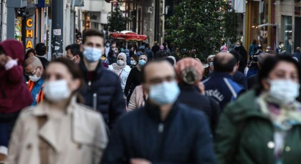 "Koronavirüsü geçirenlerin yarısı belirti göstermiyor"