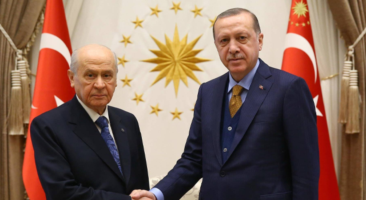 AK Parti, seçim paketini MHP’ye sundu