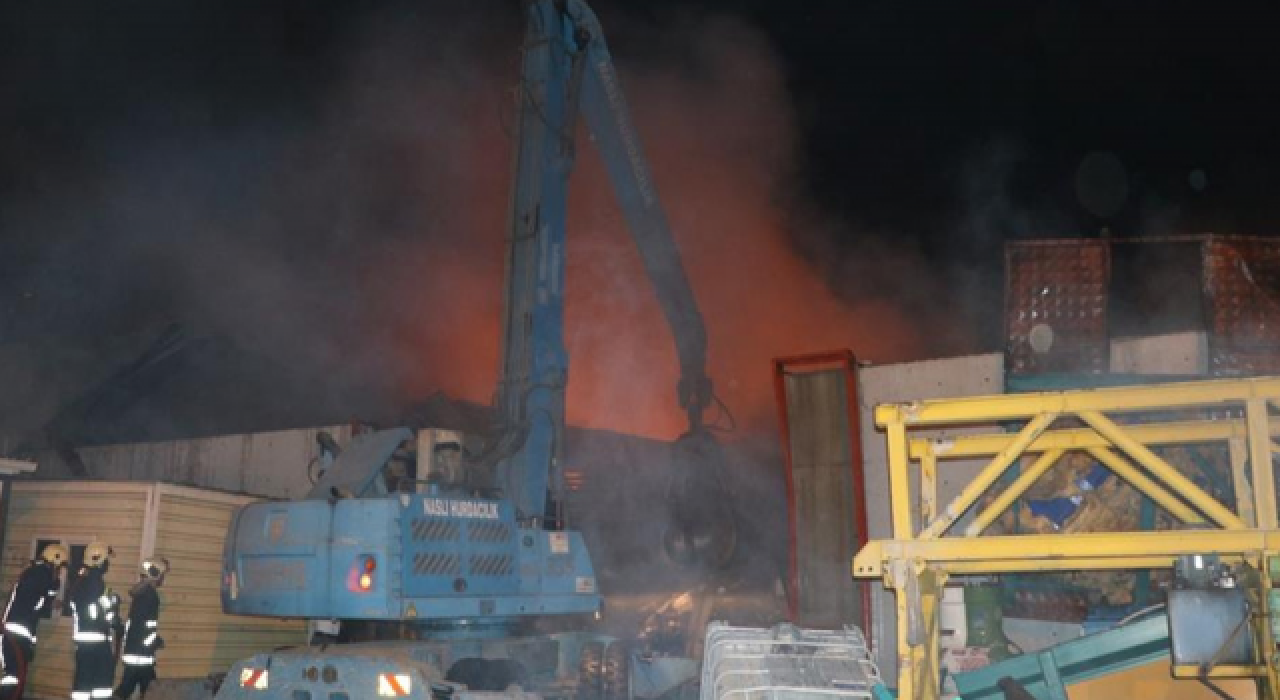 Ankara'daki yangın: 3 görevli dumandan etkilendi