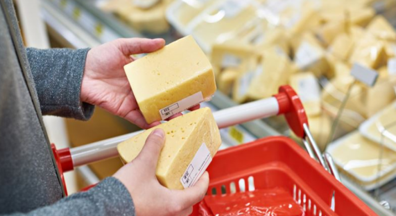 Bazı kaşar peynirlerinde neden gaz kokusuna benzer bir koku var?