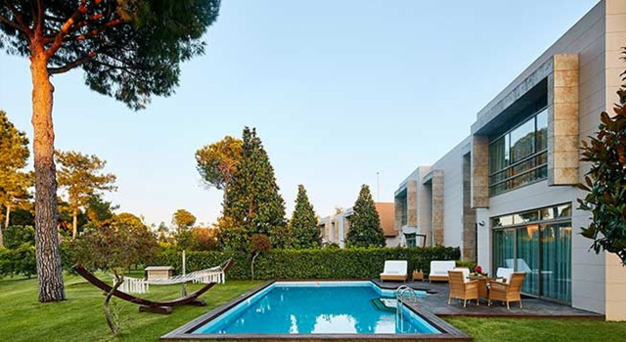 Havuzlu villanın günlük kirası...