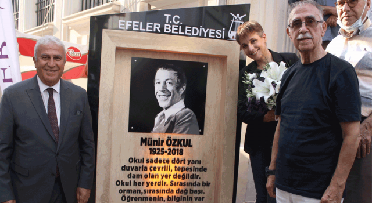 Münir Özkul Sokağı açıldı