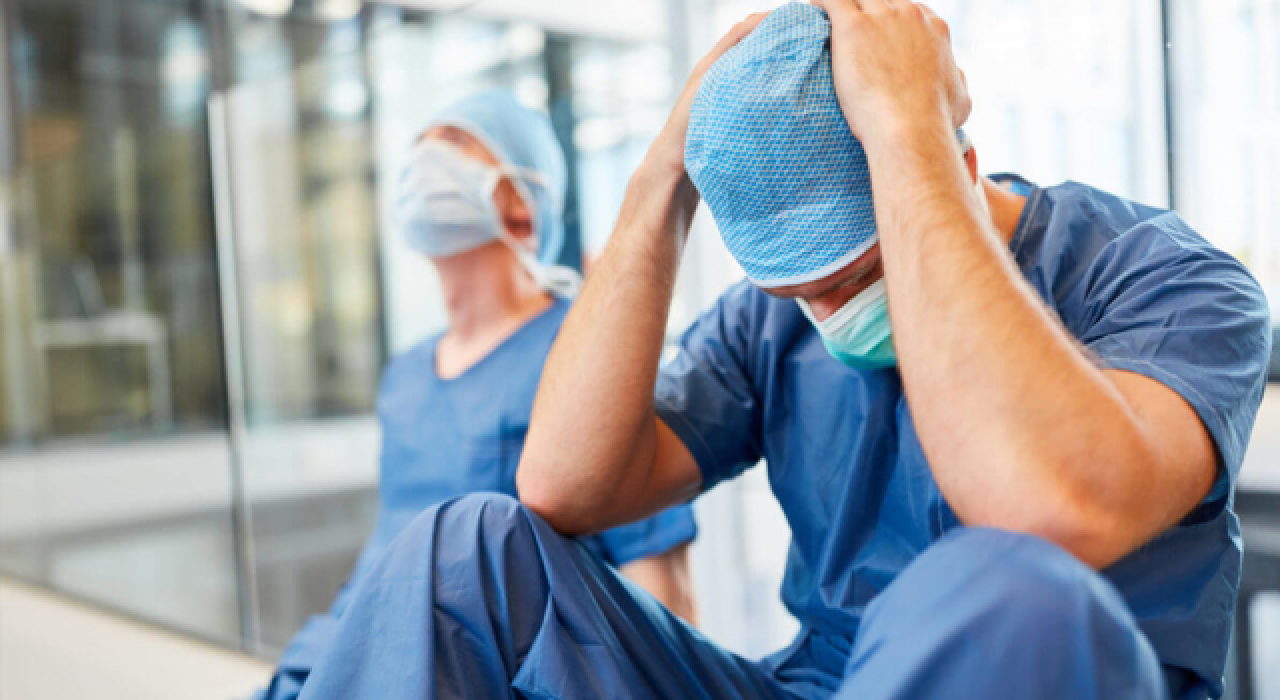 Sağlık çalışanlarının istifa kısıtlaması kalkıyor