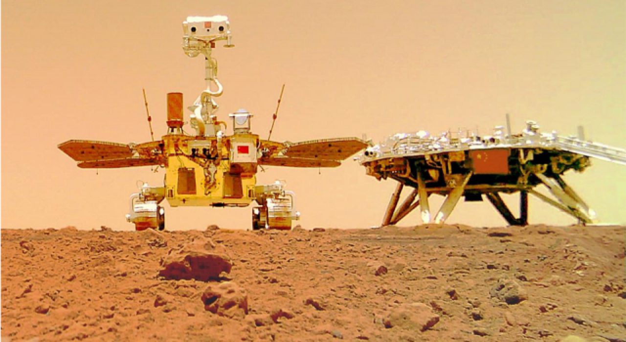 Çin'in Mars gezgini çektiği yeni fotoğrafları paylaştı