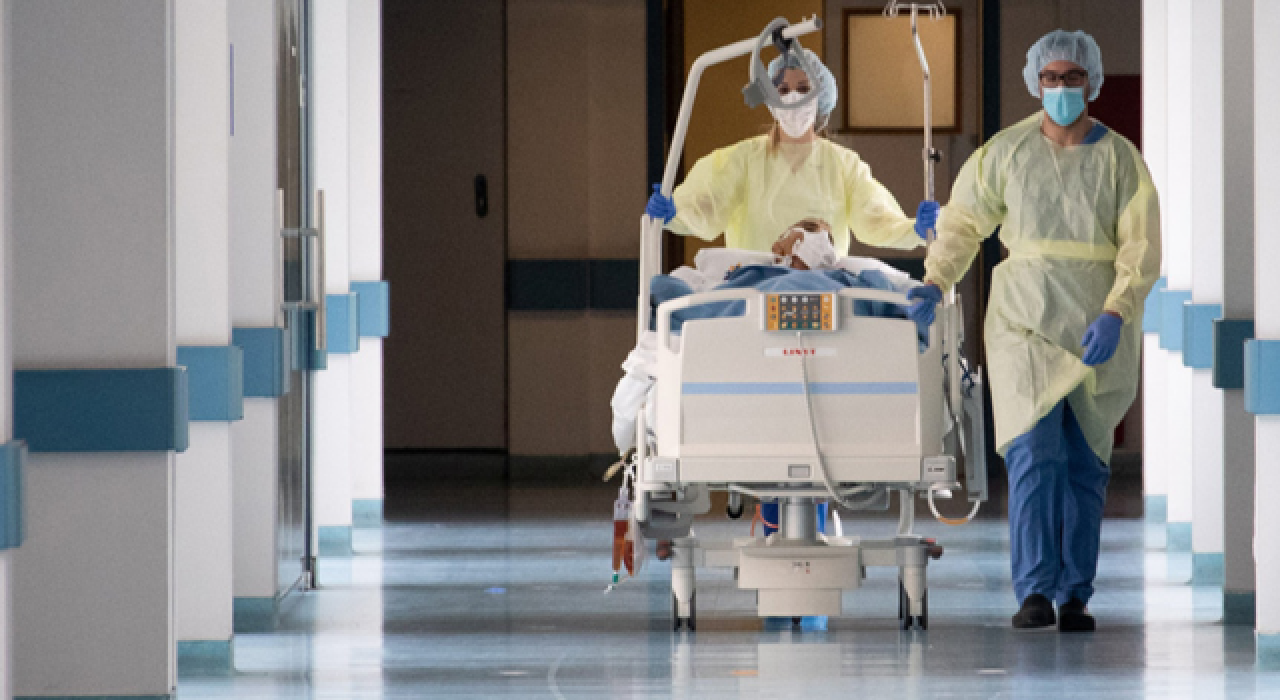 Endonezya'da 33 Koronavirüs hastası, sıvı oksijen stoklarının bitmesi nedeniyle hayatını kaybetti