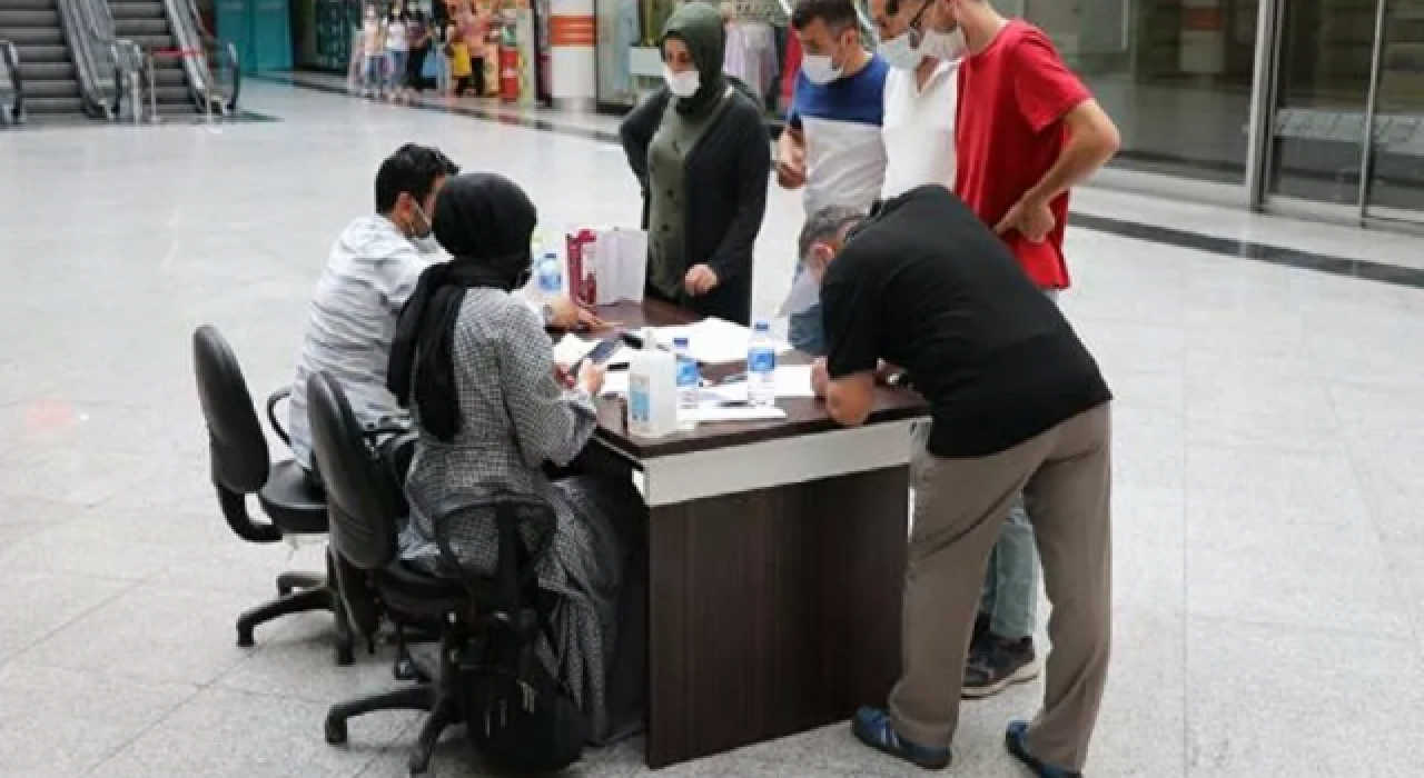 Karabük'te alışveriş merkezinde randevusuz aşı uygulaması başlatıldı