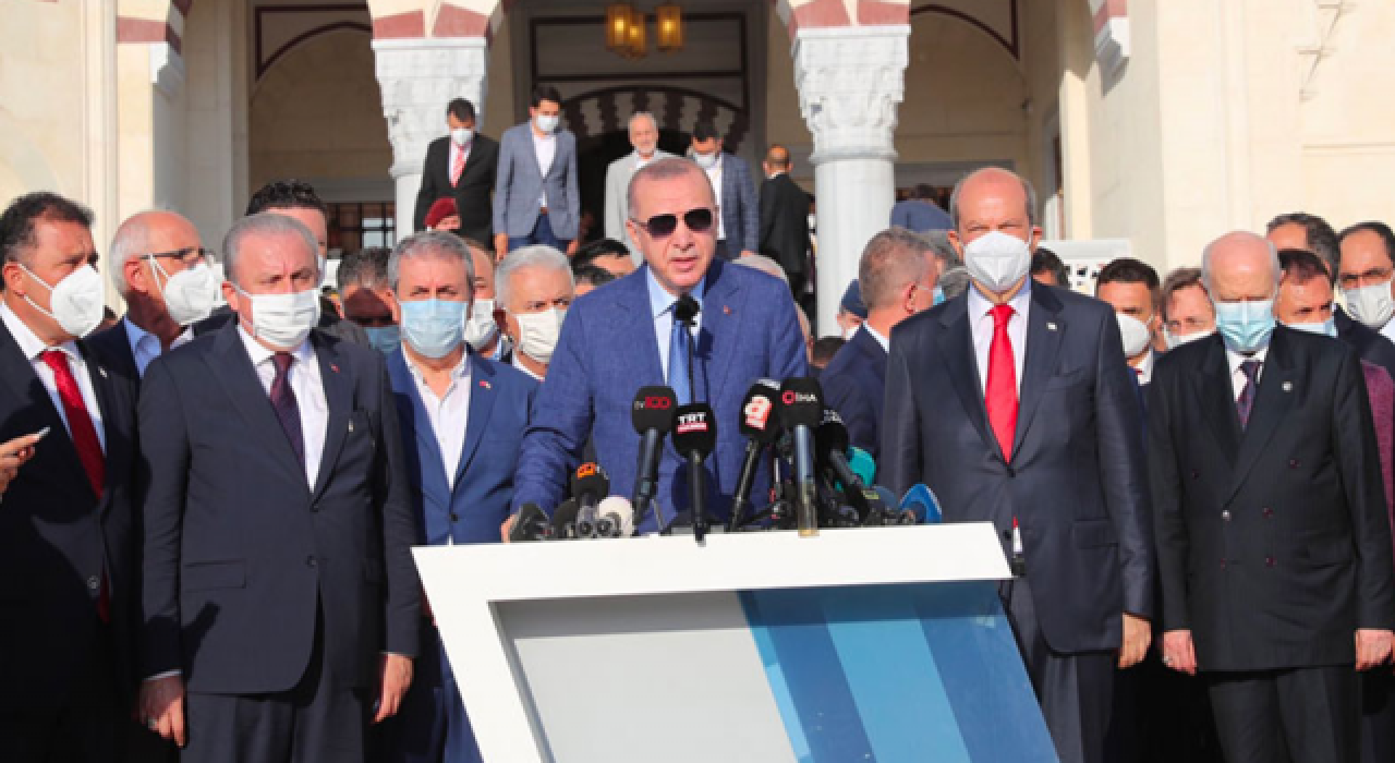 "Laik Türkiye Cumhuriyeti yurttaşları olarak tamamen ters yandayız"