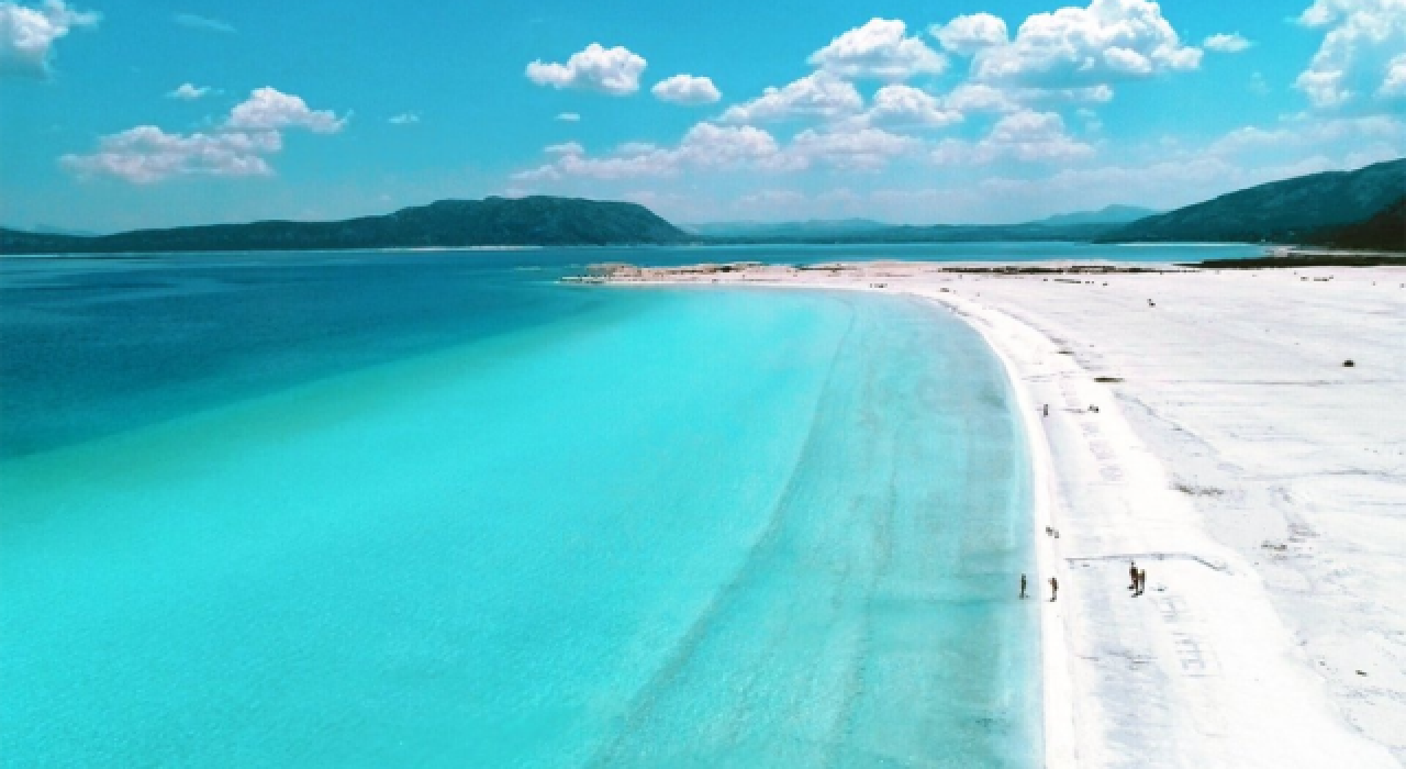 Salda Gölü'nde ziyaretçi yoğunluğu