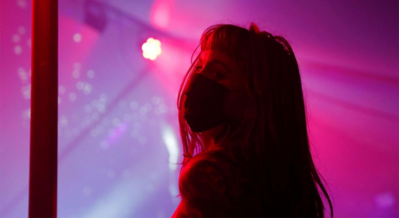 Striptiz kulüpleri ve eskortluk, cinsel suçları önemli ölçüde azaltabilir