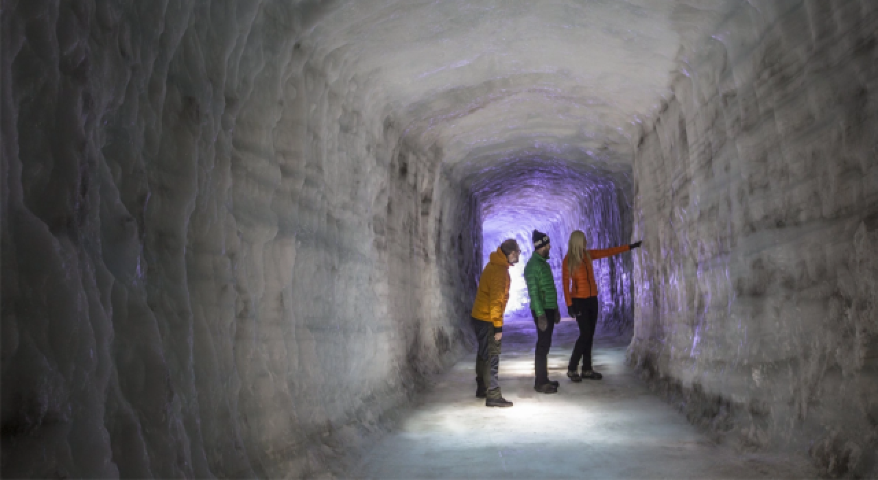 Uludağ'da dağcılar buz tüneli buldu