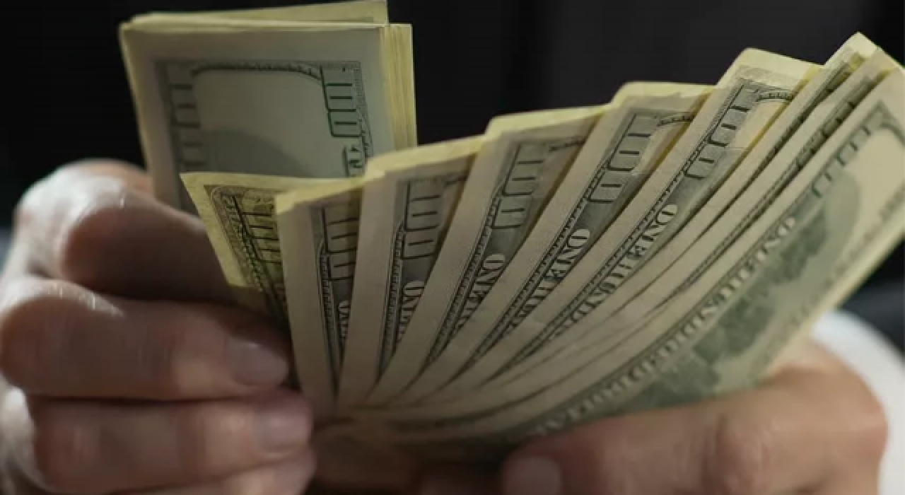 Vatandaşların döviz mevduatları 620.5 milyon dolar arttı