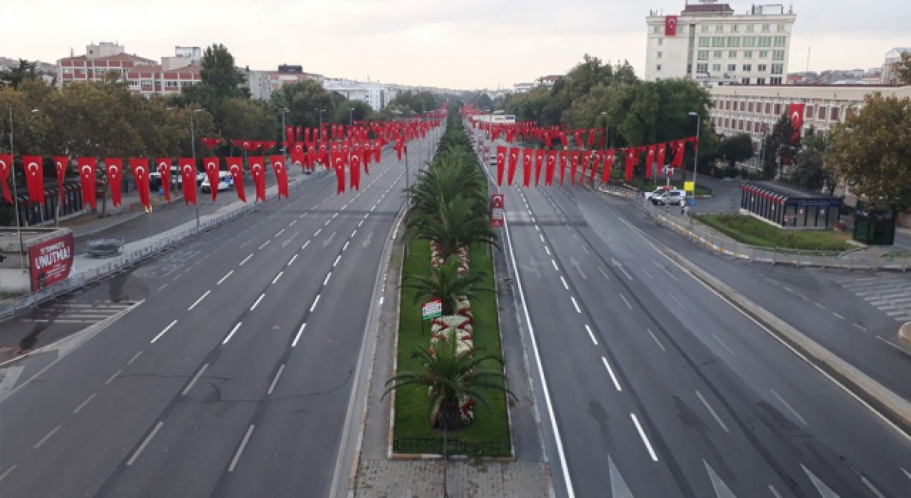 30 Ağustos Zafer Bayramı kutlamaları için Vatan Caddesi trafiğe kapatıldı