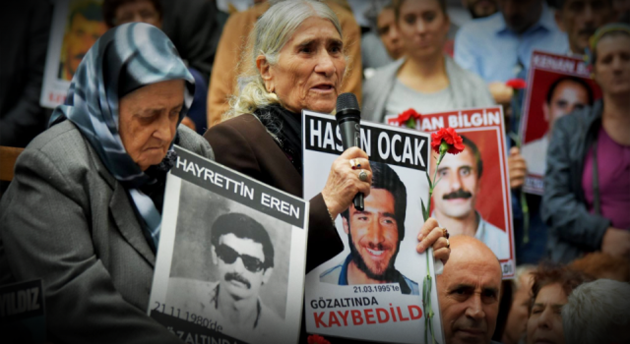 Cumartesi Anneleri'nden "Dünya Kayıplar Günü" mesajı "Hukuksuzluk ve işkenceye son"