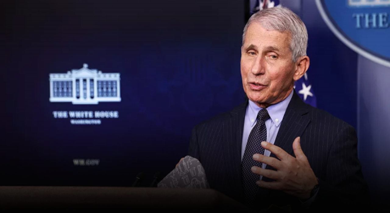 Dr. Fauci'den uyarı: Tamamen aşılanmış kişileri de etkileyebilir