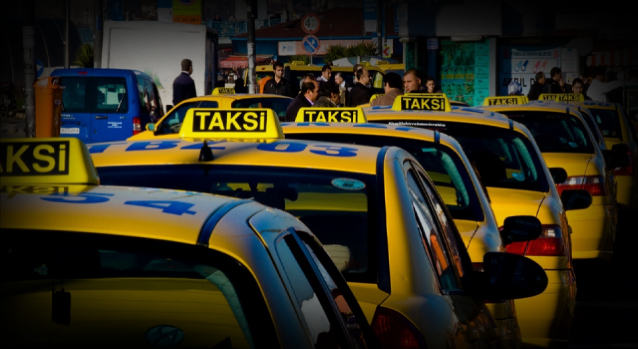 İBB Sözcüsü Ongun'dan şarkıcı Reyhan Karaca'ya "Kaliteli bir taksi sistemi bu ay sonu gerçekleşecek"