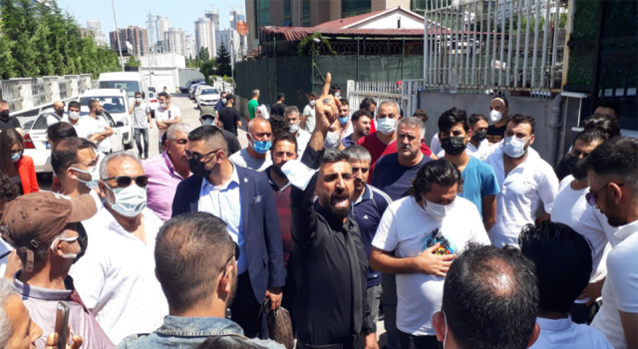 Mağdurlar SAS Holding önünde eylem yaptı