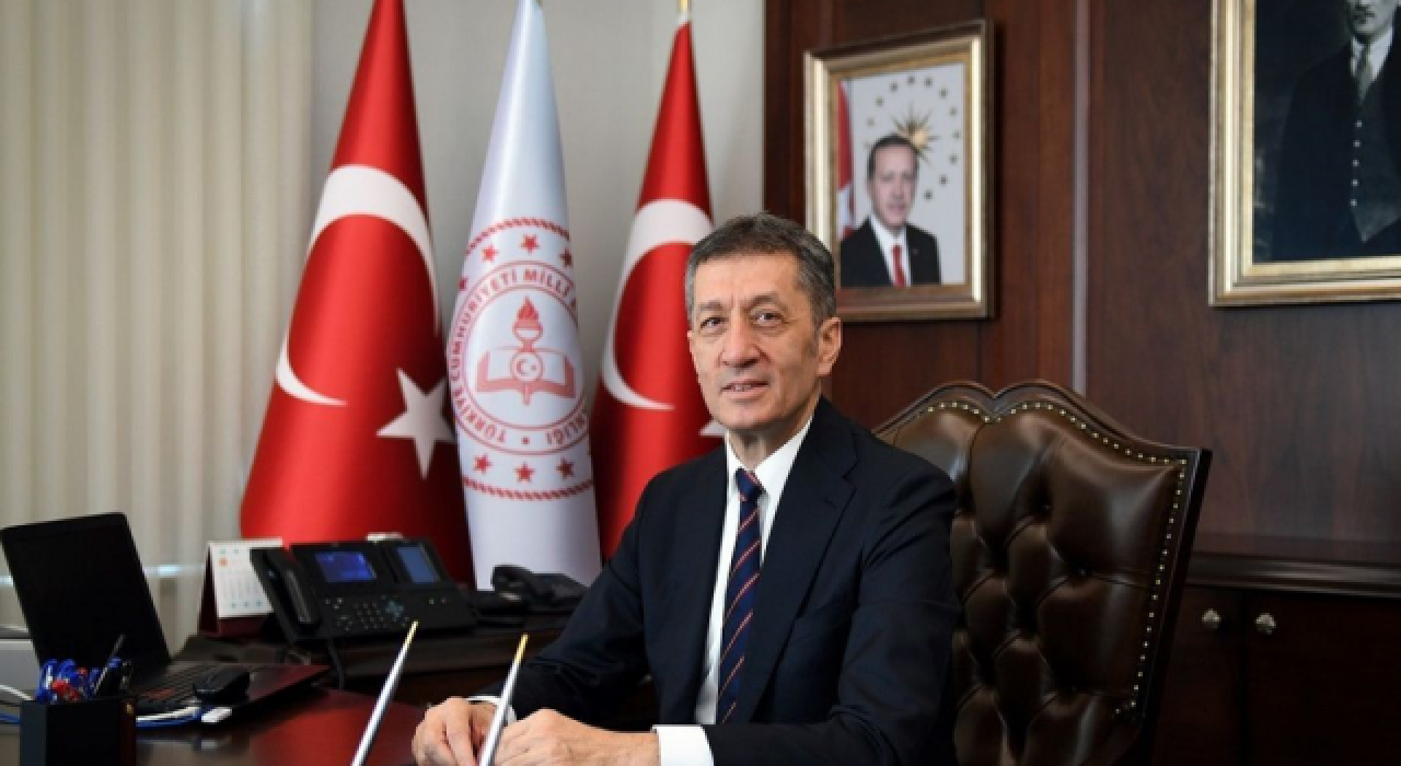 Milli Eğitim Bakanı Ziya Selçuk odasını boşalttı!