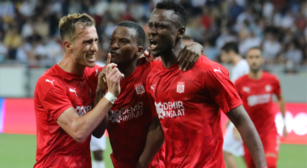 Sivasspor, Batum deplasmanında son dakikada güldü