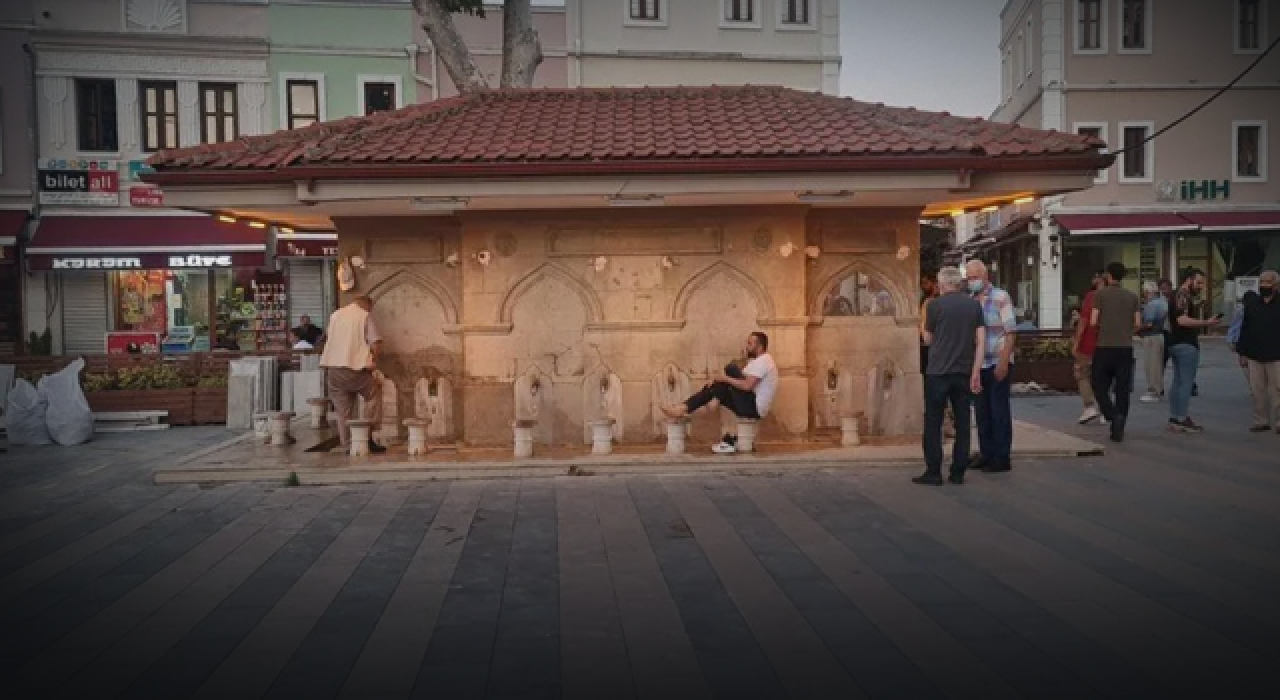 Tarihi şadırvanın "mermer" ile kaplanmasına tepki