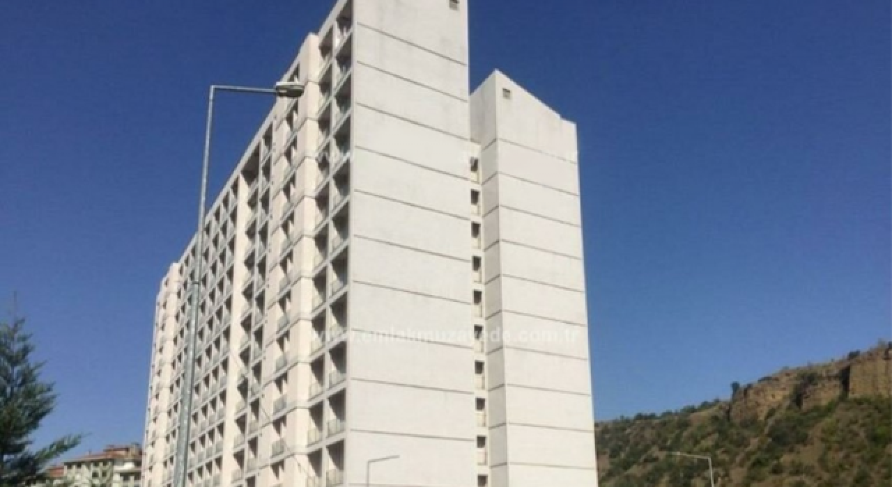 TOKİ, 60 Milyona yaptığı öğrenci yurdunu 32 milyona satacak!