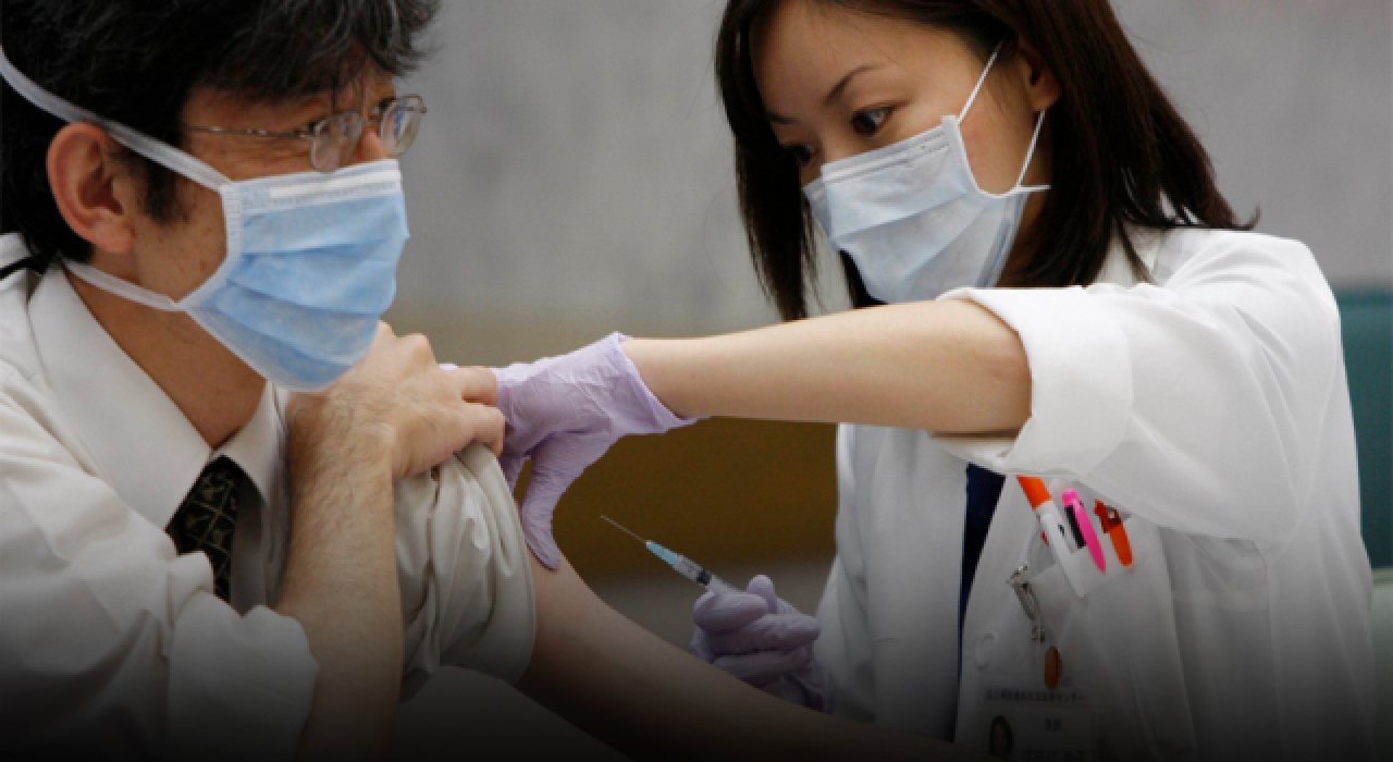 Japonya'da isteyenler koronavirüse karşı üçüncü doz aşı olabilecek