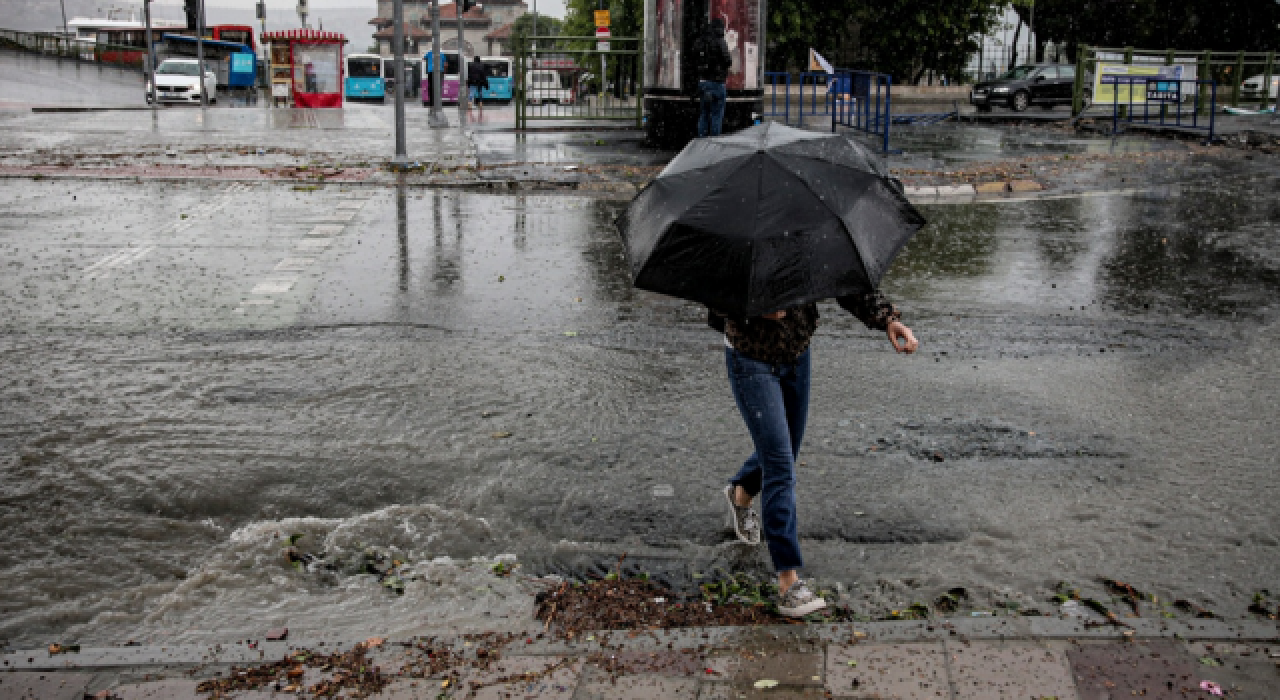 Meteoroloji'den kritik uyarı! Sel ve su baskınlarına dikkat